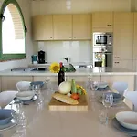 Rustic Charm, Modern Comfort Dom wakacyjny *
