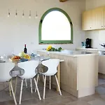 Dom wakacyjny Rustic Charm, Modern Comfort *