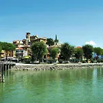 Rustic Charm, Modern Comfort Dom wakacyjny Cortona