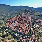 Rustic Charm, Modern Comfort Dom wakacyjny Cortona