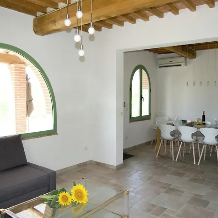 Dom wakacyjny Rustic Charm, Modern Comfort