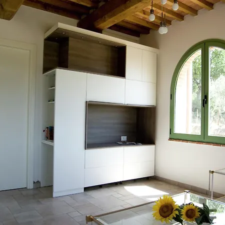 Rustic Charm, Modern Comfort בית נופש קורטונה