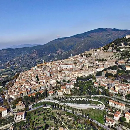 Rustic Charm, Modern Comfort בית נופש *