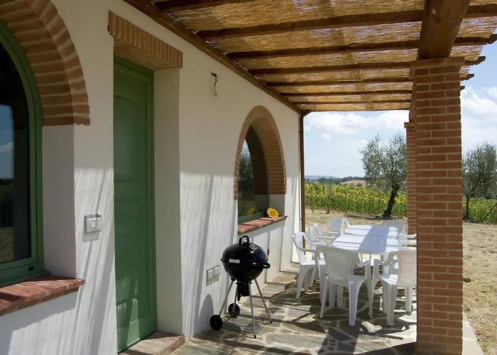 Rustic Charm, Modern Comfort Hébergement de vacances Cortone