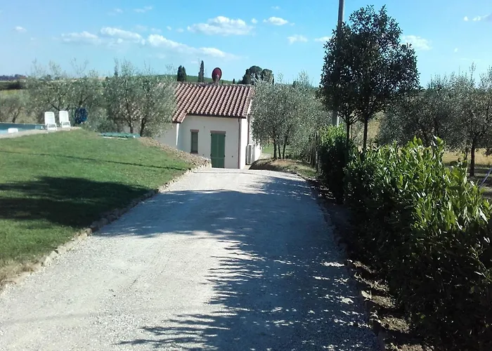 Rustic Charm, Modern Comfort Hébergement de vacances *